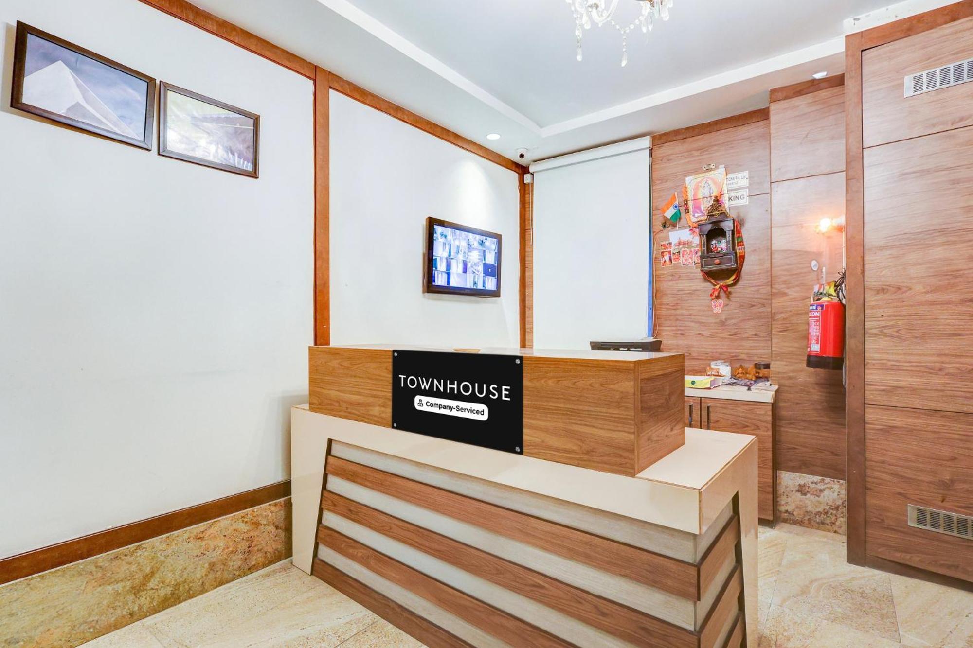 Super Townhouse Chhatarpur Near Metro Park New Delhi Exteriör bild