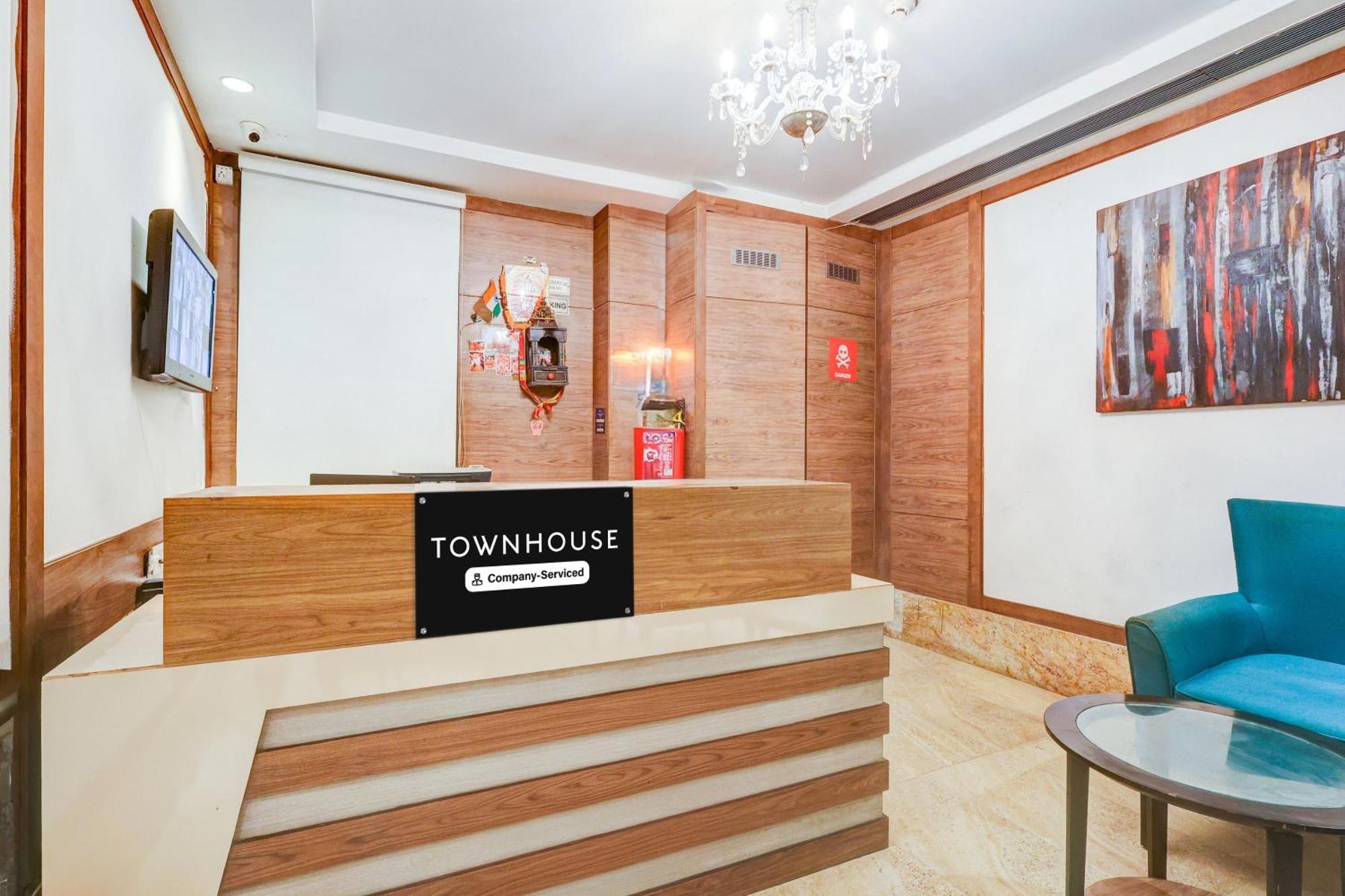Super Townhouse Chhatarpur Near Metro Park New Delhi Exteriör bild